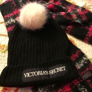 5/$25 Victoria’s Secret Scarf & Beanie Set
